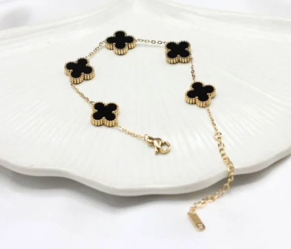 BLACK FLORET BRACELET (1)