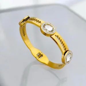 SLEEK GOLDEN BANGLE (1)