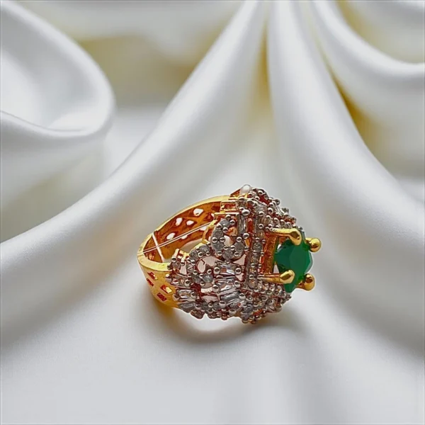 SQUARA GREEN RING