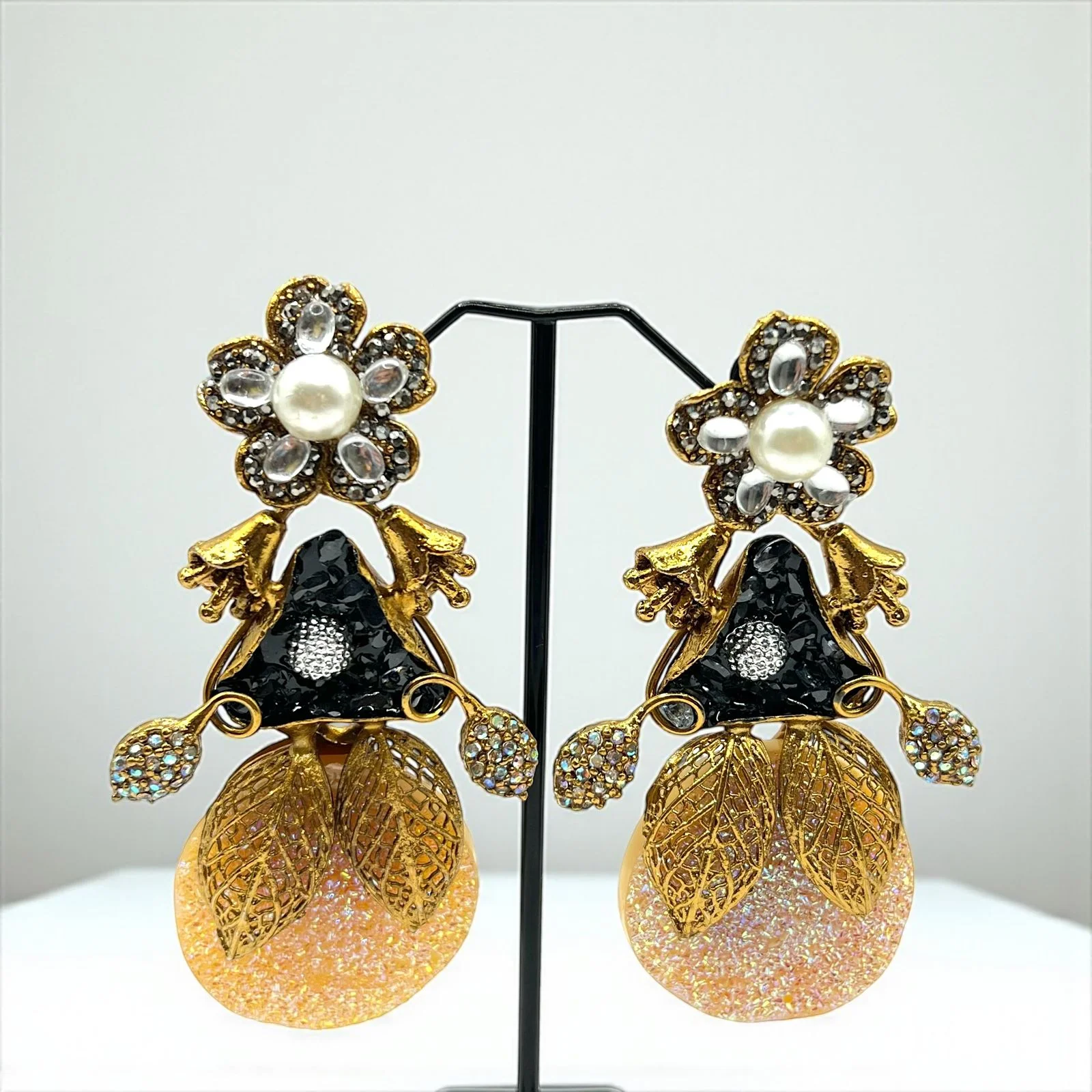 SHIMMER BLACK EARRINGS