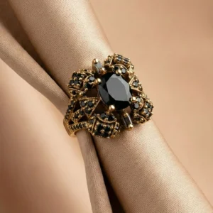 BOLD BLACK RING